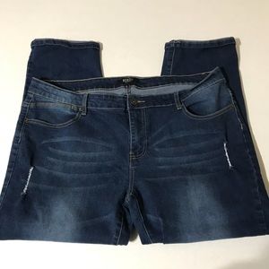 Medium wash distressed skinny cropped jeans Sz. 22